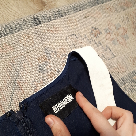 Reformation Bridget dress in navy royal - Picture 4 of 11